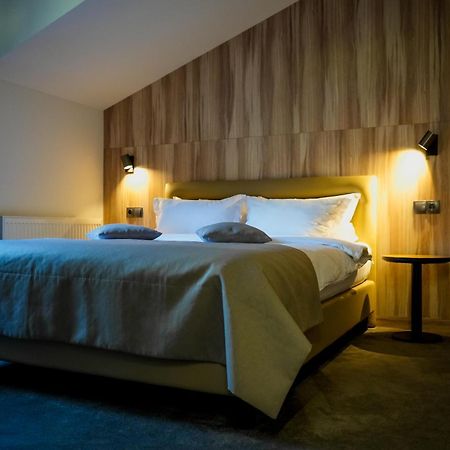Yaremche Club Hotel Bagian luar foto