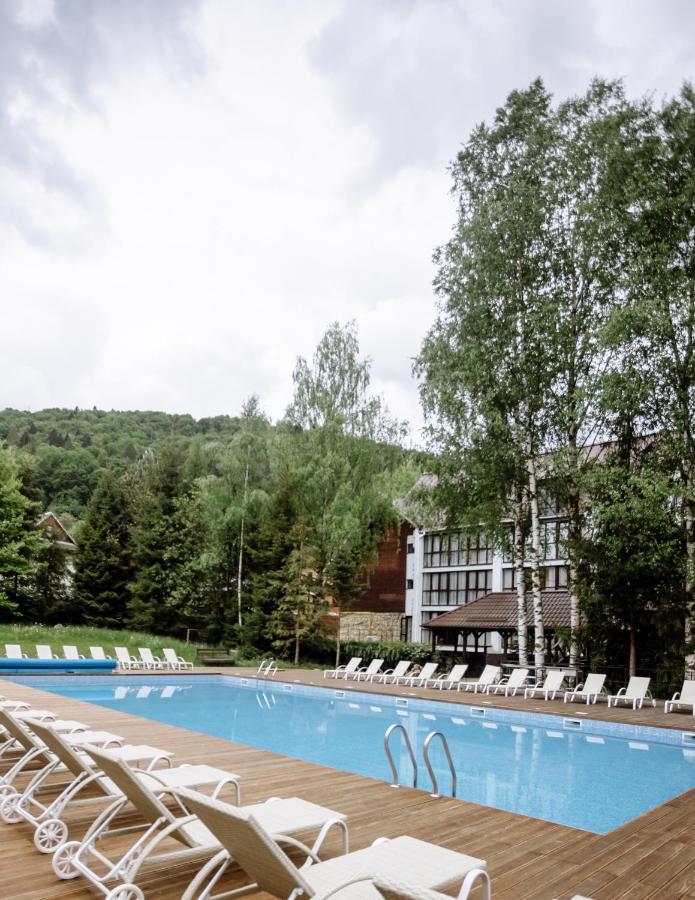 Yaremche Club Hotel Bagian luar foto