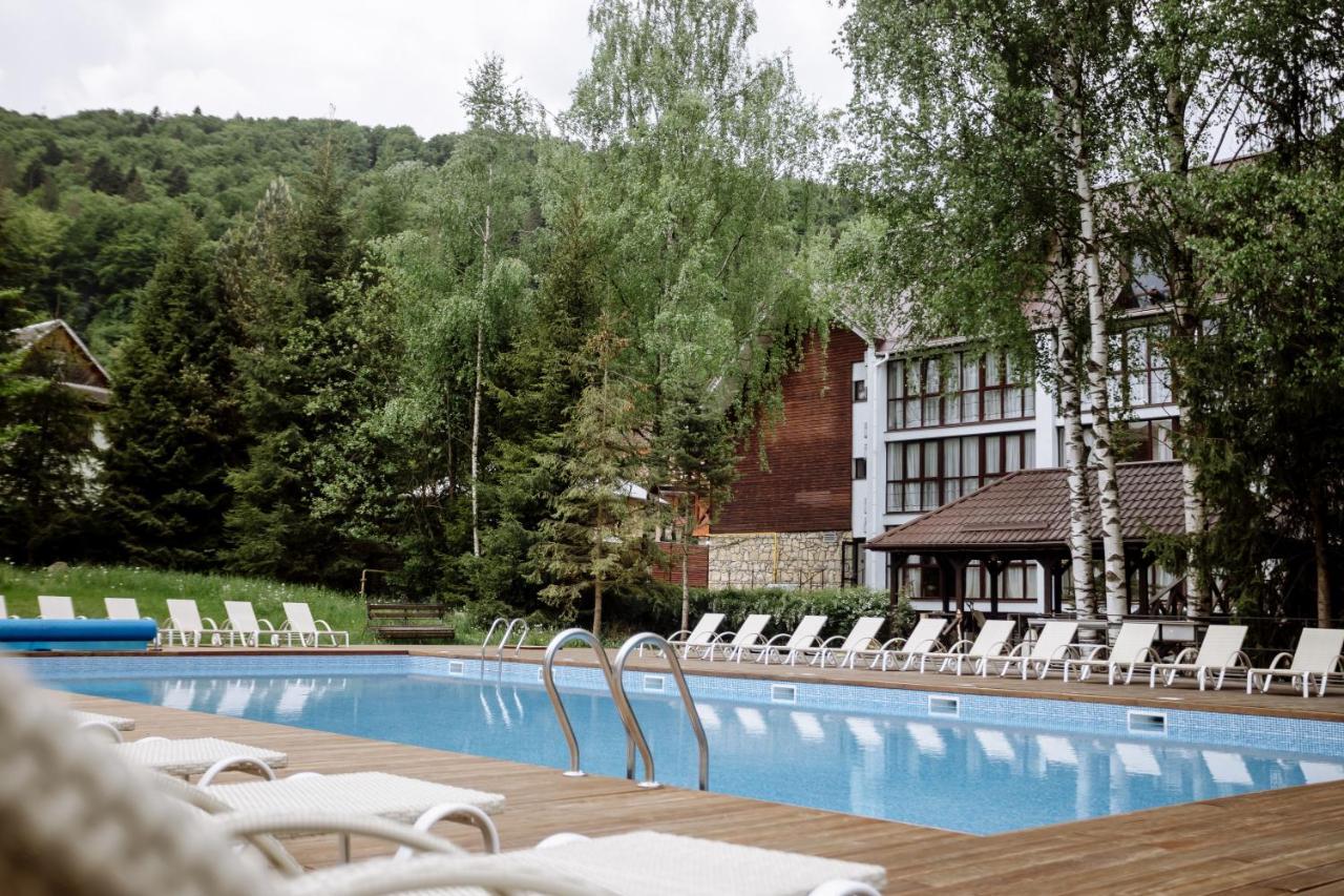 Yaremche Club Hotel Bagian luar foto