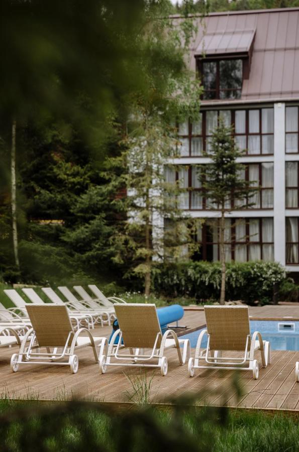 Yaremche Club Hotel Bagian luar foto