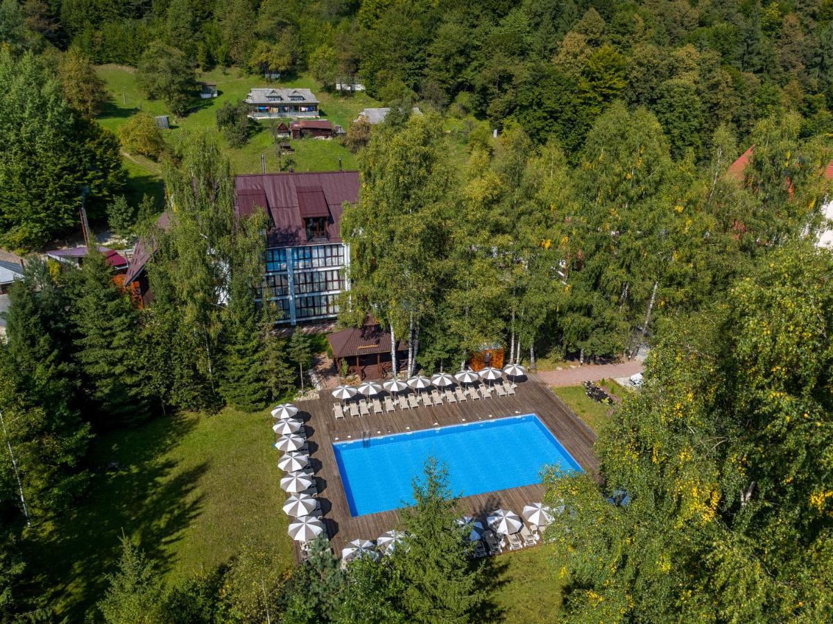 Yaremche Club Hotel Bagian luar foto