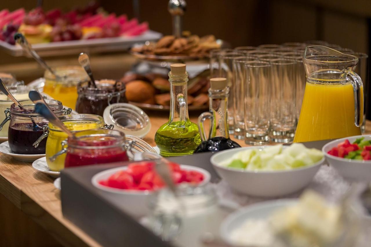 Yaremche Club Hotel Bagian luar foto