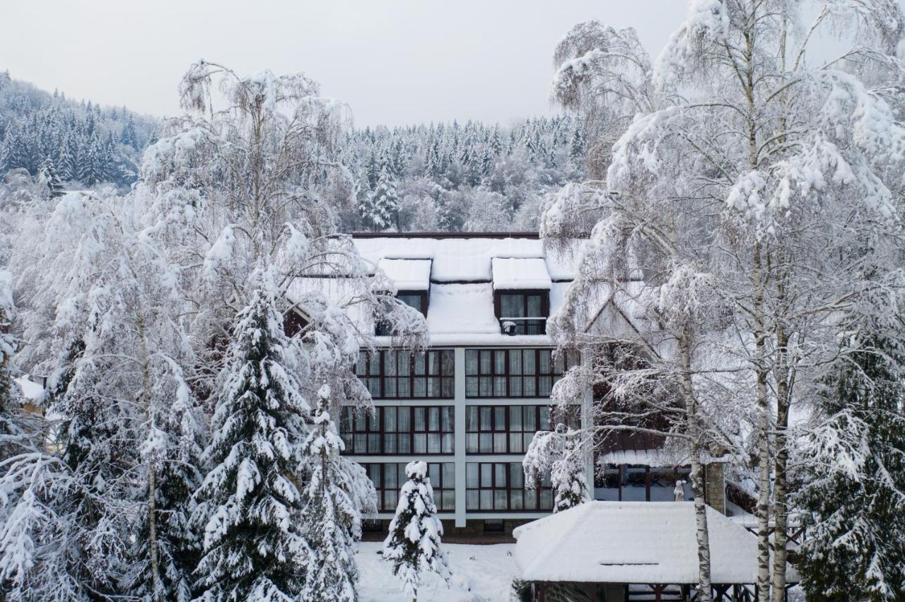 Yaremche Club Hotel Bagian luar foto